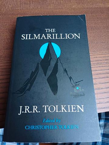 The silmarillion J.R.R Tolkien (Engelstalig)