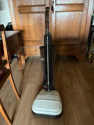 Boen/ stofzuig machine beschikbaar voor biedingen