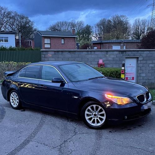 BMW E60 520i 2006 200.0km, Autos, BMW, Particulier, Série 5, Essence, Euro 4, Berline, 4 portes, Boîte manuelle, Bleu, Noir, Cuir et Tissu