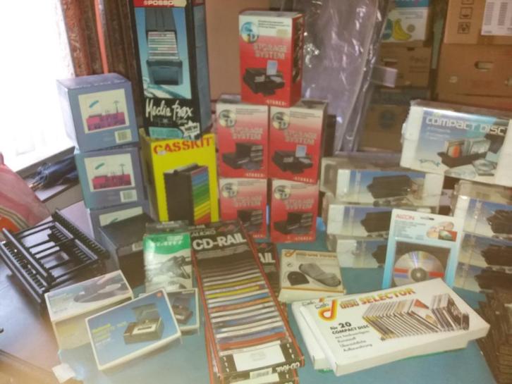 Opbergrek voor cd's of cassetten, laserlens cleaner,..., Huis en Inrichting, Woonaccessoires | Cd- en Dvd-rekken, Zo goed als nieuw