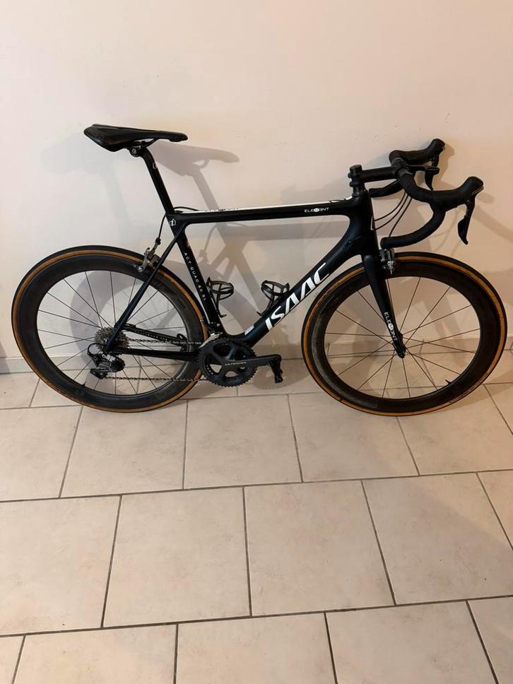 ISAAC RACEFIETS + GARMIN, Vélos & Vélomoteurs, Vélos | Vélos de course, Comme neuf, Aluminium, Enlèvement
