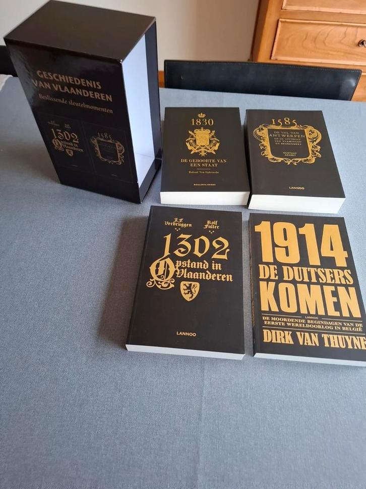 Boeken 4 stuks, Geschiedenis Van Vlaanderen., Games en Spelcomputers, Games | Pc, Ophalen of Verzenden