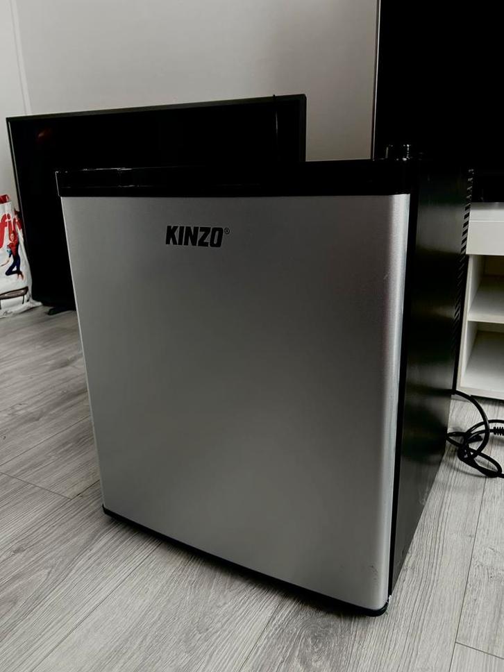Mini frigo KINZO – Compact & pratique, Electroménager, Réfrigérateurs & Frigos, Comme neuf, Sans bac à congélation, Moins de 75 litres