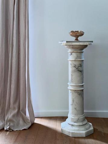 Marble Pillar beschikbaar voor biedingen