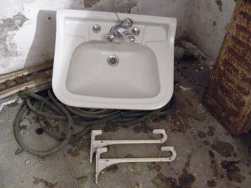 Lavabo, porselein, 1960 beschikbaar voor biedingen