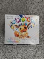 Pokémon Prismatic Evolutions - Pokémon Center ETB, Hobby en Vrije tijd, Verzamelkaartspellen | Pokémon, Ophalen, Nieuw