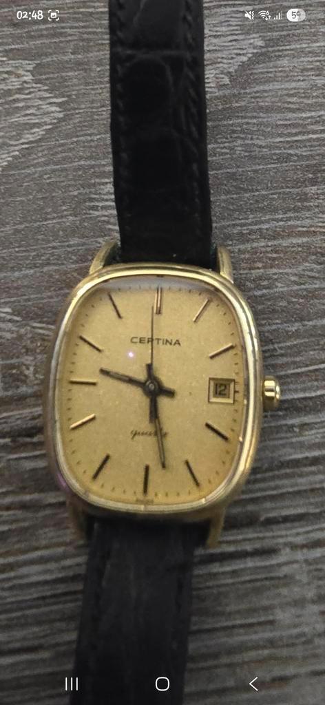 Montre Certina Newport vintage dorée - mouvement quartz suis, Handtassen en Accessoires, Horloges | Antiek, Verguld, Ophalen
