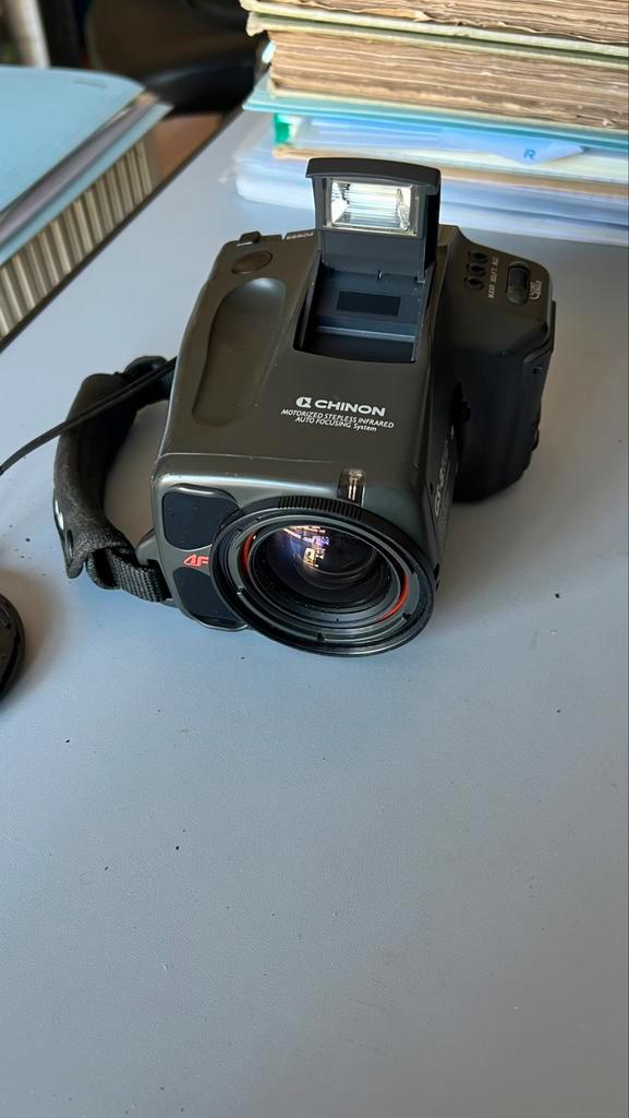 Chinon GS-8 Reflex Zoom 35mm vintage camera met zoomlens, Audio, Tv en Foto, Fotocamera's Analoog, Zo goed als nieuw, Compact