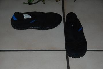 Zwarte " Tribord " waterpantoffels 32-33 zoals NIEUW! beschikbaar voor biedingen