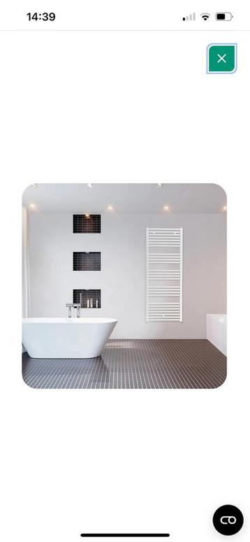 Nieuwe grote witte RADSON Banga M badkamerradiator te koop beschikbaar voor biedingen