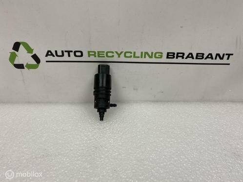 Ruitensproeierpomp BMW 3 Serie Touring F31 ORIG 67127302589, Auto-onderdelen, Ruiten en Toebehoren, BMW, Gebruikt, Ophalen of Verzenden