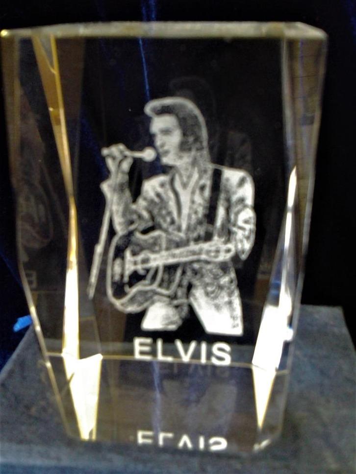 Kristal glas laserblok hologram met Elvis Presley portret, Verzamelen, Porselein, Kristal en Bestek, Nieuw, Overige typen, Kristal
