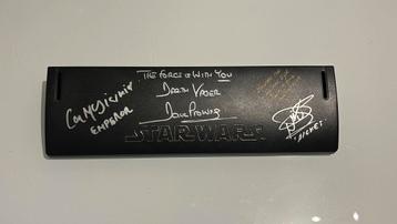 Star Wars Support sabrelaser + autographes, Enlèvement ou Envoi, Comme neuf