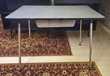 Vintage formica keukentafel met stoel beschikbaar voor biedingen