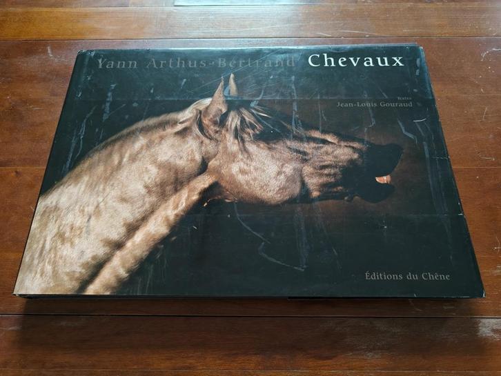 Boek: Paarden - Yann Arthus-Bertrand, Boeken, Overige Boeken, Gelezen, Ophalen