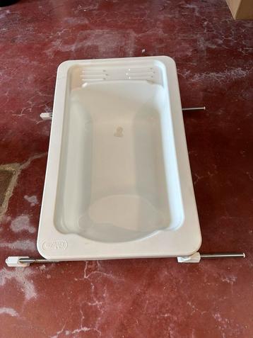 Bain bébé Chicco sur armature a poser sur baignoire beschikbaar voor biedingen