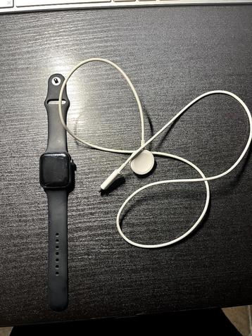 Apple Watch SE GPS aluminium 40 mm (2e generatie) beschikbaar voor biedingen
