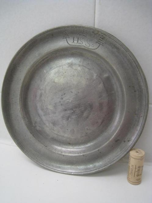Tinnen sierbord 440 gr, gemerkt I.B. Finck,  1850, Mainz Du, Antiek en Kunst, Antiek | Tin, Ophalen of Verzenden