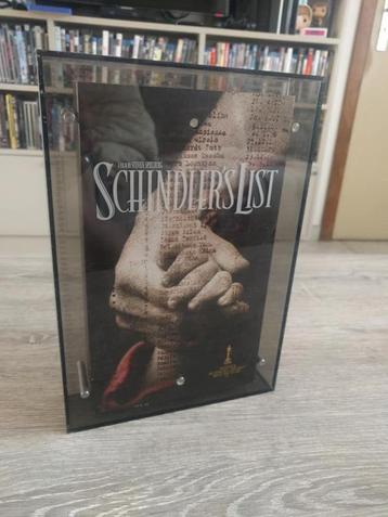 Schindler's List Ultimate Collectors Gift Set DVD disponible aux enchères