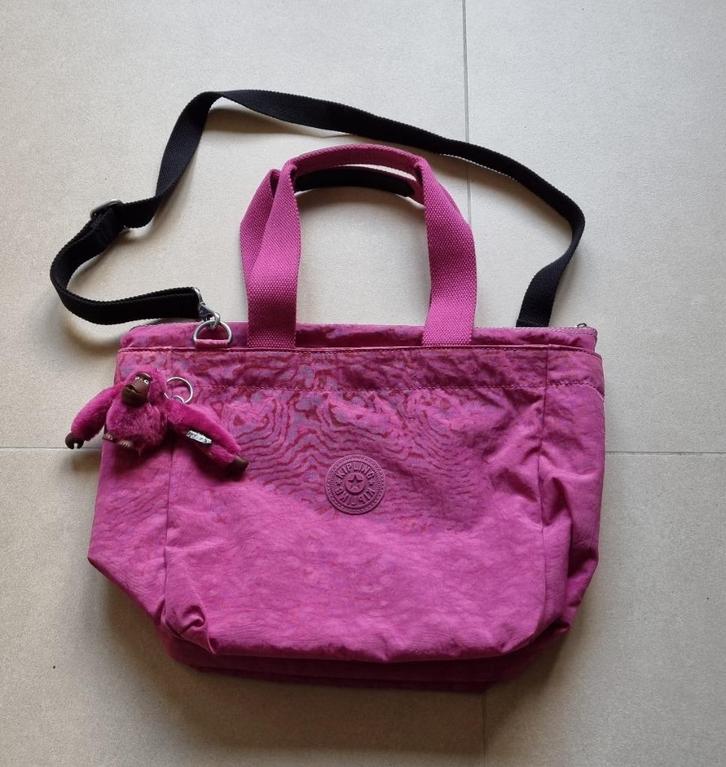 Kipling new sugar M, Handtassen en Accessoires, Tassen | Schoudertassen, Gebruikt, Kipling, Roze, Ophalen of Verzenden