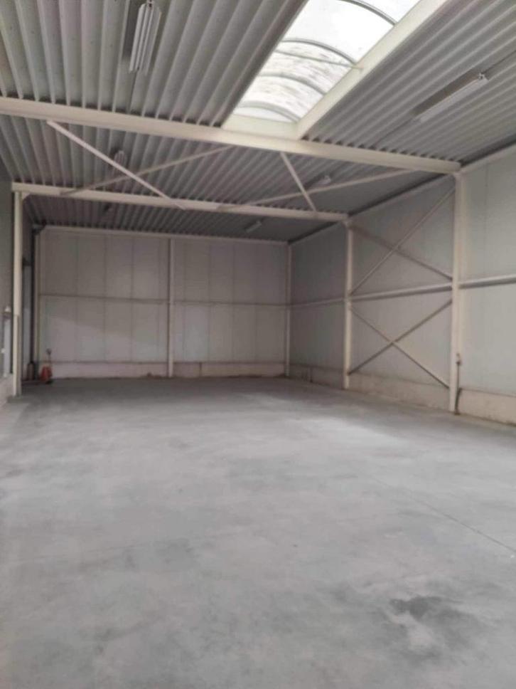 Ruime opslagruimte / loods / werkruimte / hal te huur 200m2, Caravans en Kamperen, Caravanopslag