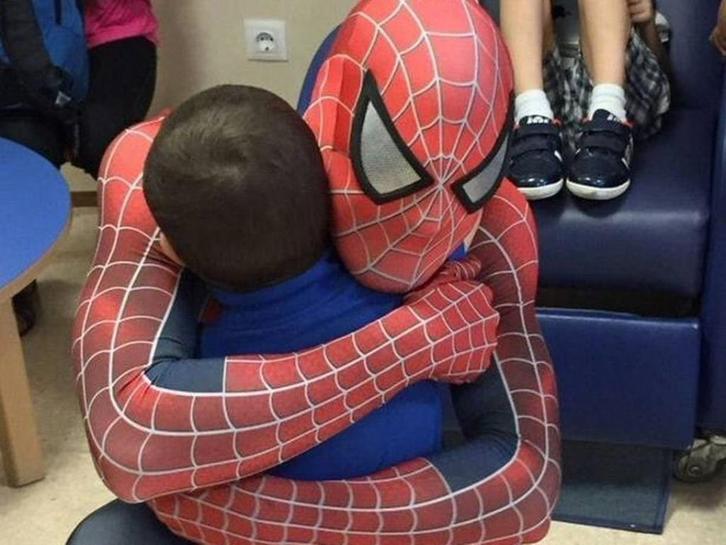 Spider-Man mascotte, Hobby en Vrije tijd, Feestartikelen, Nieuw, Feestartikel, Verzenden