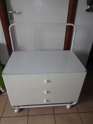 Mobiele Pericles luierkast met steekstang 80 x 47 x 58 cm beschikbaar voor biedingen