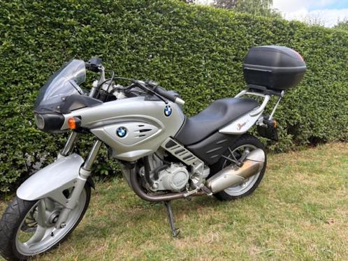 BMW F650 SCARVER 2004 19554KM met topkoffer stalen remleidin, Motoren, Motoren | BMW, Particulier, Naked bike, 1 cilinder, Handvatverwarming