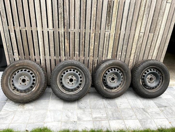 Uniroyal Winterbanden 195/65 R15 T - amper gebruikt, Auto-onderdelen, Banden en Velgen, Banden en Velgen, Winterbanden, 15 inch