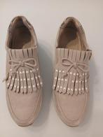 Marco Tozzi T.38 Instappers van suède met naaktkleur, Beige, Ophalen of Verzenden, Sneakers, Gedragen