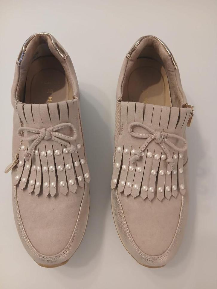 Marco Tozzi T.38 Instappers van suède met naaktkleur, Kleding | Dames, Schoenen, Gedragen, Sneakers, Beige, Ophalen of Verzenden