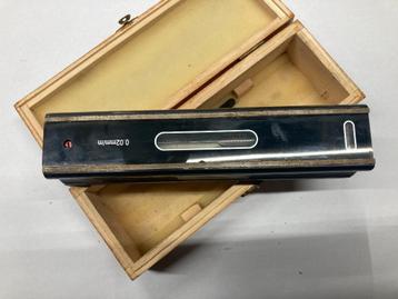 Zeer nauwkeurige waterpas beschikbaar voor biedingen