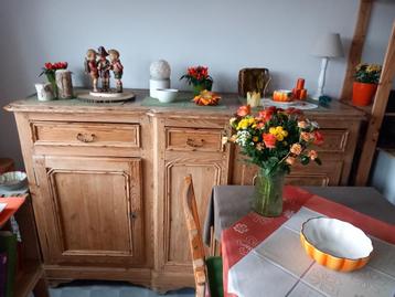 Superbe buffet en pin naturel - 2 portes/3 tiroirs