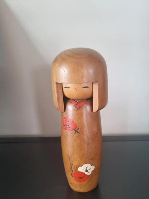 Mooie Usaburo Sakura Plum Kimono Kokeshi, Antiek en Kunst, Kunst | Beelden en Houtsnijwerken, Verzenden