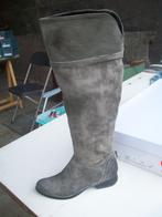 Bottes hautes taille 35 neuves dans la boîte., Vêtements | Femmes, Chaussures, Enlèvement ou Envoi, Neuf, Bottes hautes