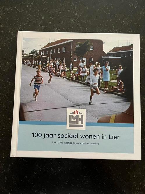 Boek 100 jaar sociaal wonen in Lier, Boeken, Geschiedenis | Stad en Regio, Nieuw, Ophalen of Verzenden