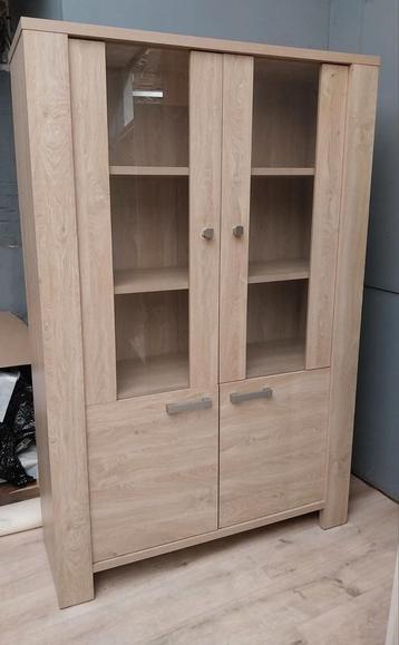 Kast, raam, dressoir  beschikbaar voor biedingen