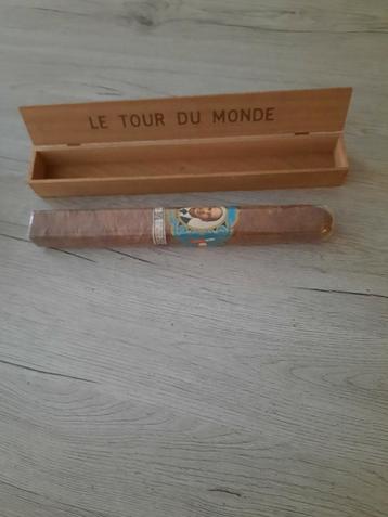 Sigaar le tour du monde in originele doos beschikbaar voor biedingen