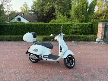 vespa 300 GTS in prachtige staat. Weinig km, 300 cm³, Scooter, Particulier, Permis Moto A2 minimum