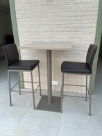 Hoge tafel + 2 krukken, Ophalen, Zo goed als nieuw