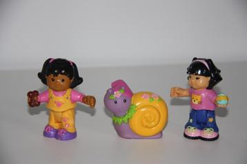 Little people 3 figuurtjes meisje jongen slak  beschikbaar voor biedingen