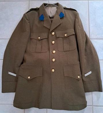 Uniforme militaire, sergent.