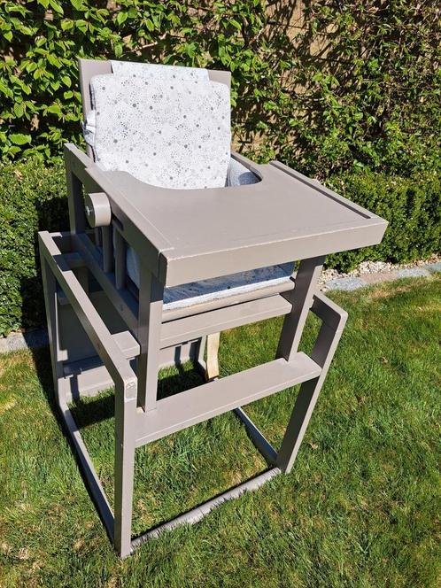 Houten kinderstoel - kindertafel - gratis kussen, Kinderen en Baby's, Kinderstoelen, Gebruikt, Ophalen of Verzenden