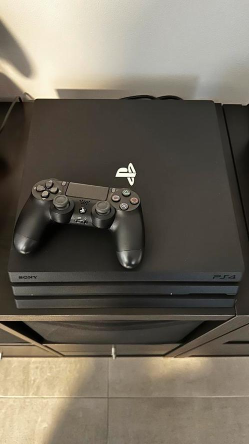 Playstation 4 Pro 1 TB + controller, Consoles de jeu & Jeux vidéo, Consoles de jeu | Sony PlayStation 4, Comme neuf, Pro, 1 TB