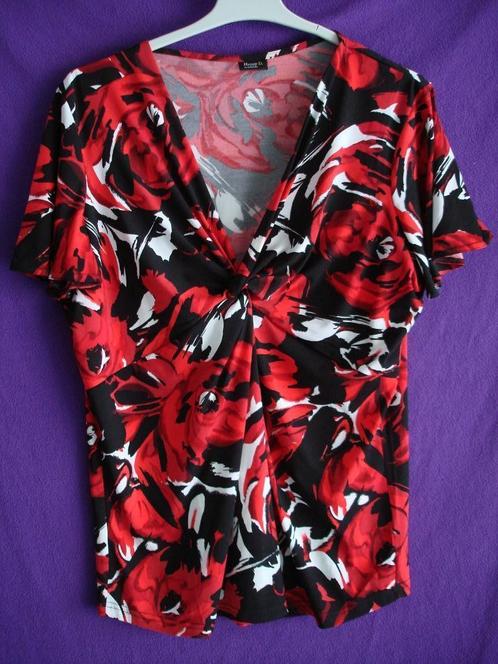 Prachtige zomerblouse met korte mouwen., Kleding | Dames, Blouses en Tunieken, Gedragen, Maat 42/44 (L), Rood, Ophalen of Verzenden