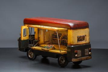 Offre - Voiture à fleurs Holland 60 cm, Antiquités & Art, Curiosités & Brocante, Enlèvement ou Envoi