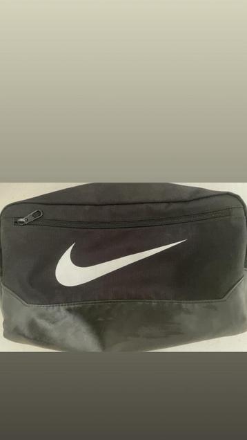Sac Nike noire – Pratique & stylée beschikbaar voor biedingen