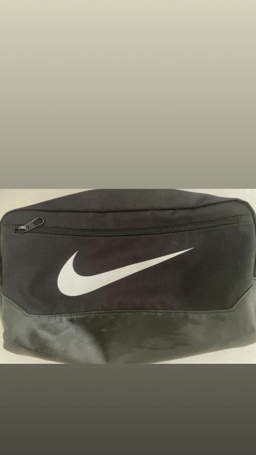 Sac Nike noire – Pratique & stylée, Handtassen en Accessoires, Tassen | Sporttassen, Zo goed als nieuw, Unisex volwassen, Ophalen of Verzenden