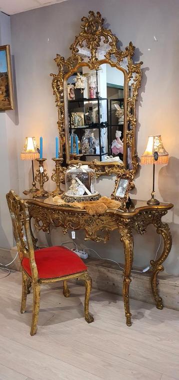 Prachtige Louis XV Rococo Console met Spiegel

 beschikbaar voor biedingen