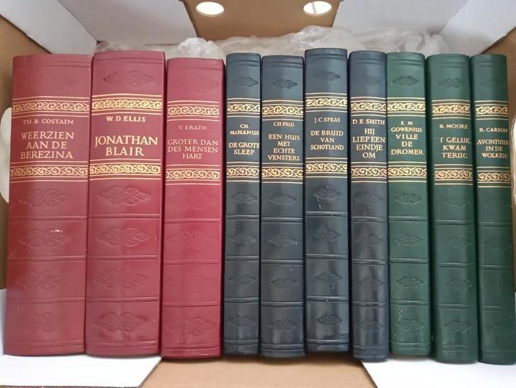 Triomf-reeks 10 delen (zie foto's en omschrijving), Boeken, Literatuur, Gelezen, Ophalen of Verzenden